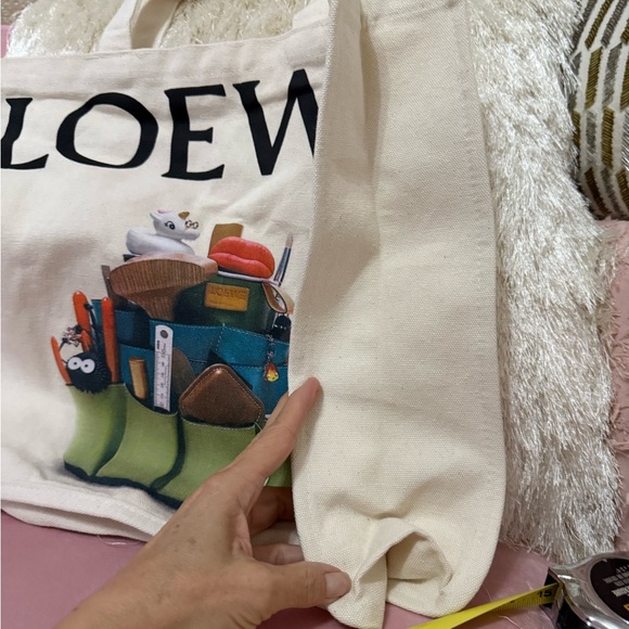Athentic Loewe Canvas Jumbo Tote Bag with Colorful Design. Crafted World NWT - Picture 6 of 7